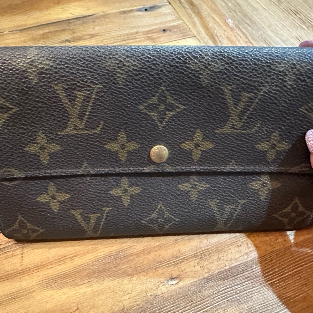 Louis Vuitton Monogram Sarah Wallet